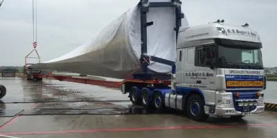 80M Wind Turbine Blade being offloaded for shipment.